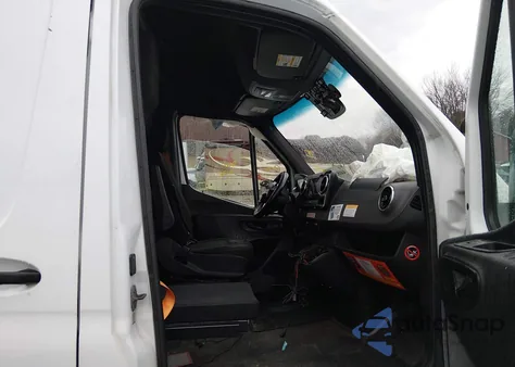 2019 Mercedes-Benz Sprinter 2500 High Roof V6 from USA, damaged, VIN WD3PF1CD6KP080801